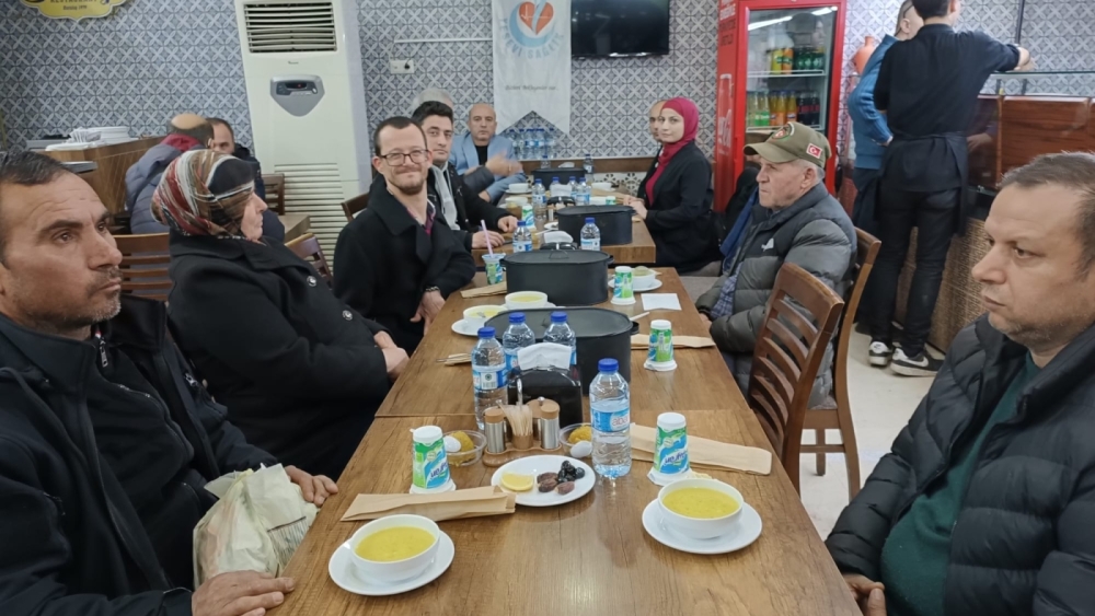 EDİRNE YESEVİ HAREKETİ DERNEĞİ, GÖNÜLLÜLERİYLE İFTAR SOFRASINDA BULUŞTU